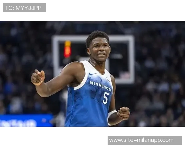 华子称赞戈贝尔为防守核心他的存在让球队在比赛中更有胜算